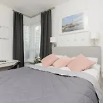 Zoliborz Artystyczny Apartment With Terrace & Parking Warsaw By Renters