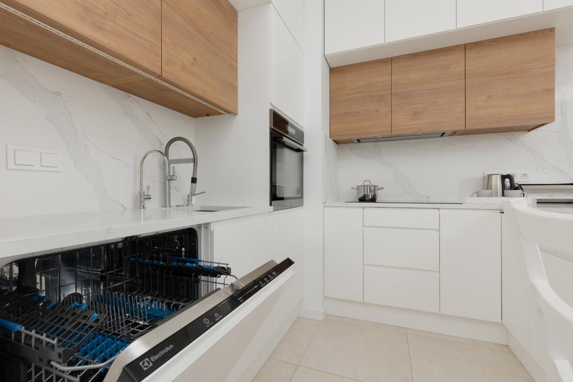 Zoliborz Artystyczny With Terrace & Parking By Renters Apartament *