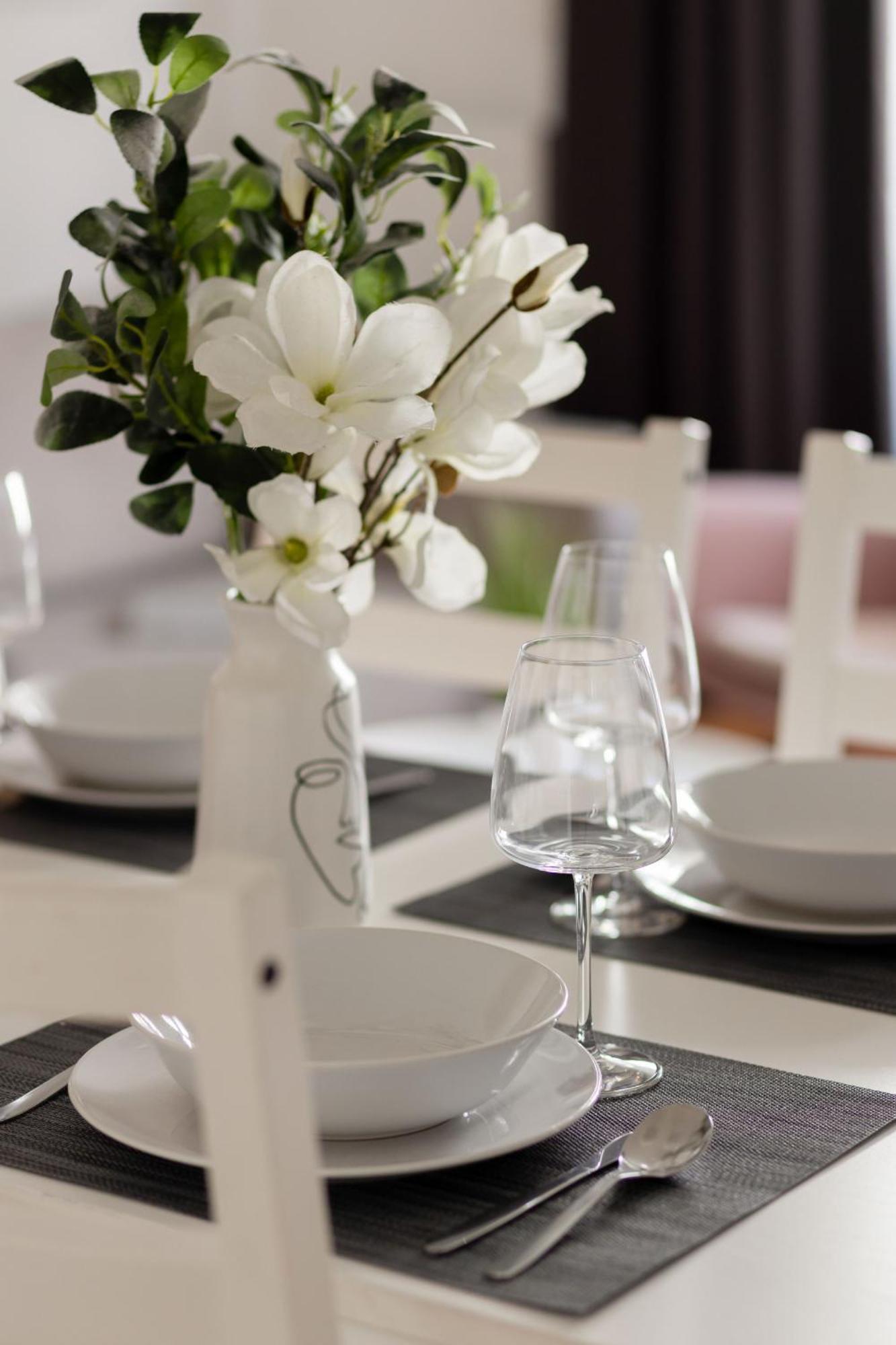 Apartament Zoliborz Artystyczny With Terrace & Parking By Renters Warszawa